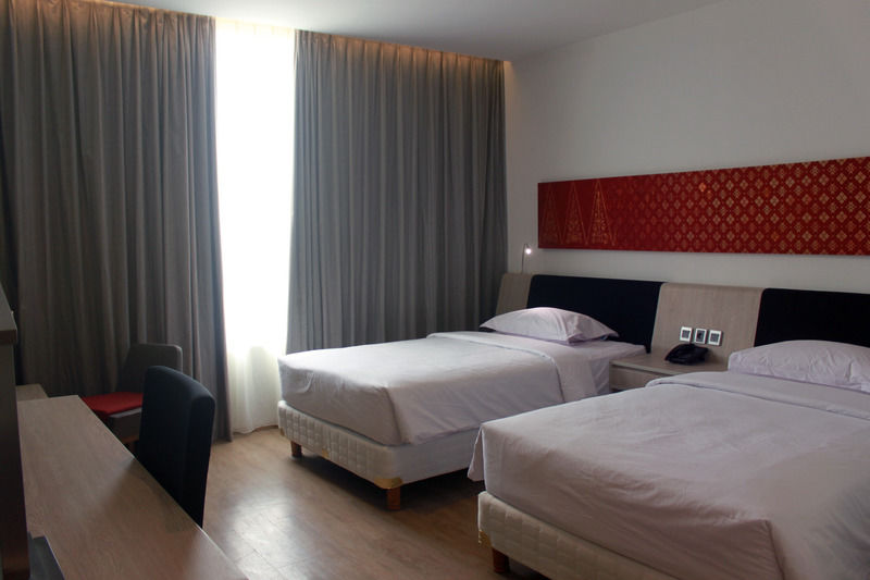 Fox Hotel Pekanbaru Zewnętrze zdjęcie