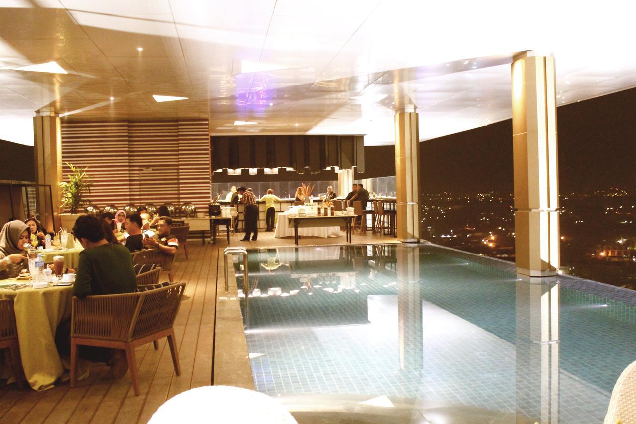 Fox Hotel Pekanbaru Zewnętrze zdjęcie