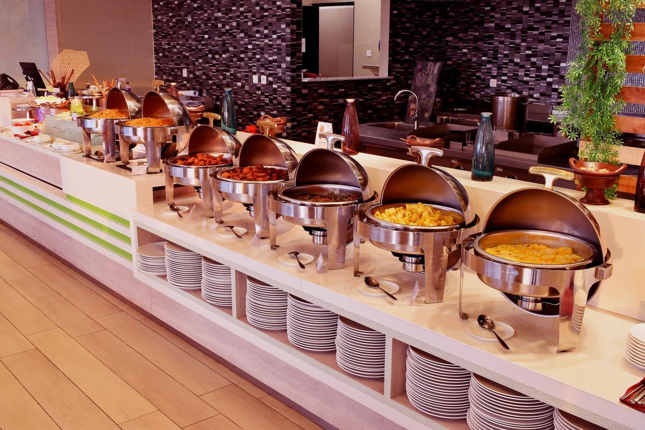 Fox Hotel Pekanbaru Zewnętrze zdjęcie