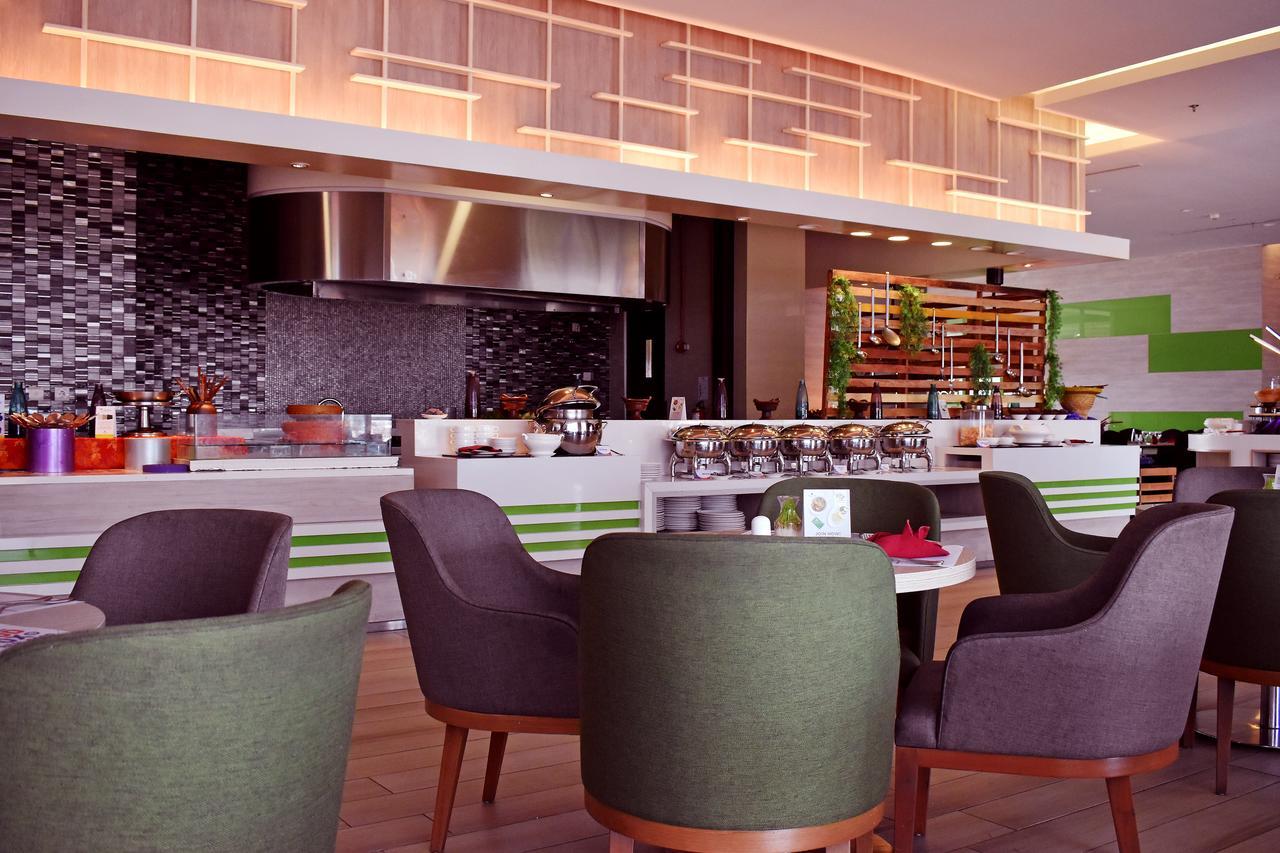 Fox Hotel Pekanbaru Zewnętrze zdjęcie