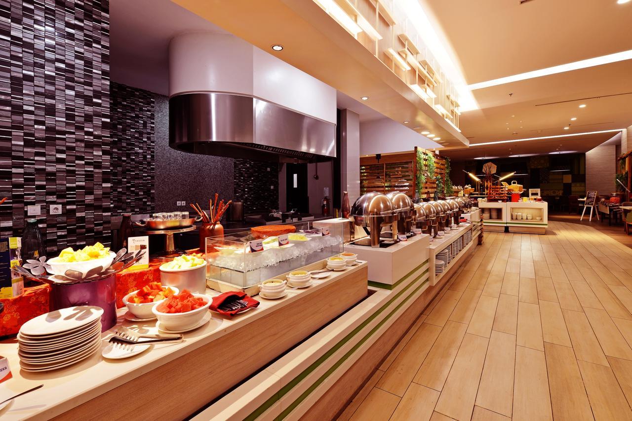 Fox Hotel Pekanbaru Zewnętrze zdjęcie