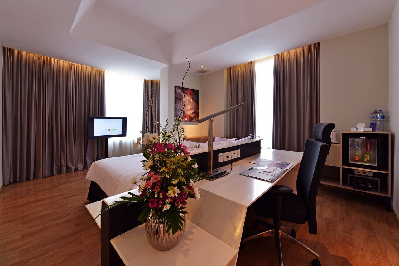 Fox Hotel Pekanbaru Zewnętrze zdjęcie