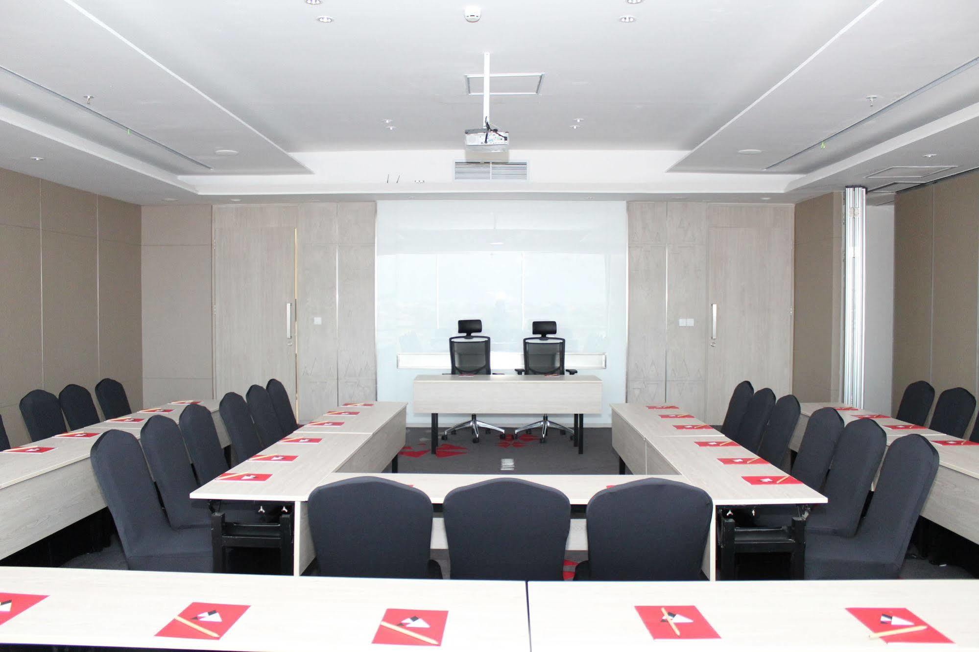 Fox Hotel Pekanbaru Zewnętrze zdjęcie